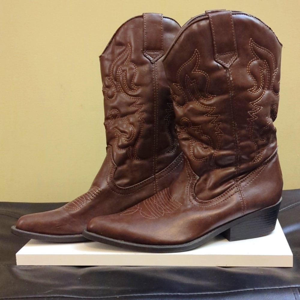 Madden Girl cowboy boots -size 8